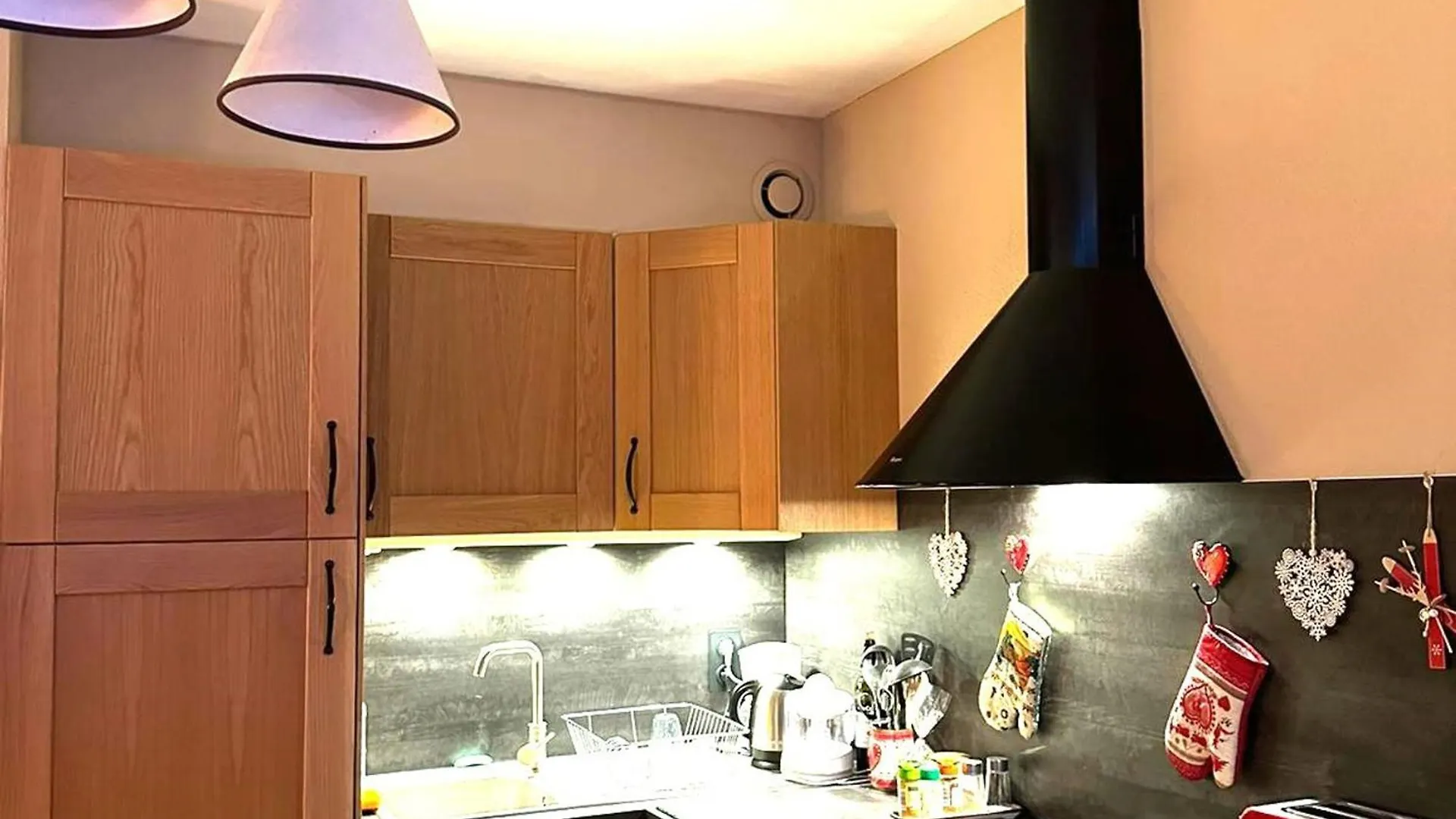 Chalet Renove 6 Pers Avec Wifi Et Parking Gratuit A La Joue Du Loup - Fr-1-504-128 Le Devoluy 0*,  France