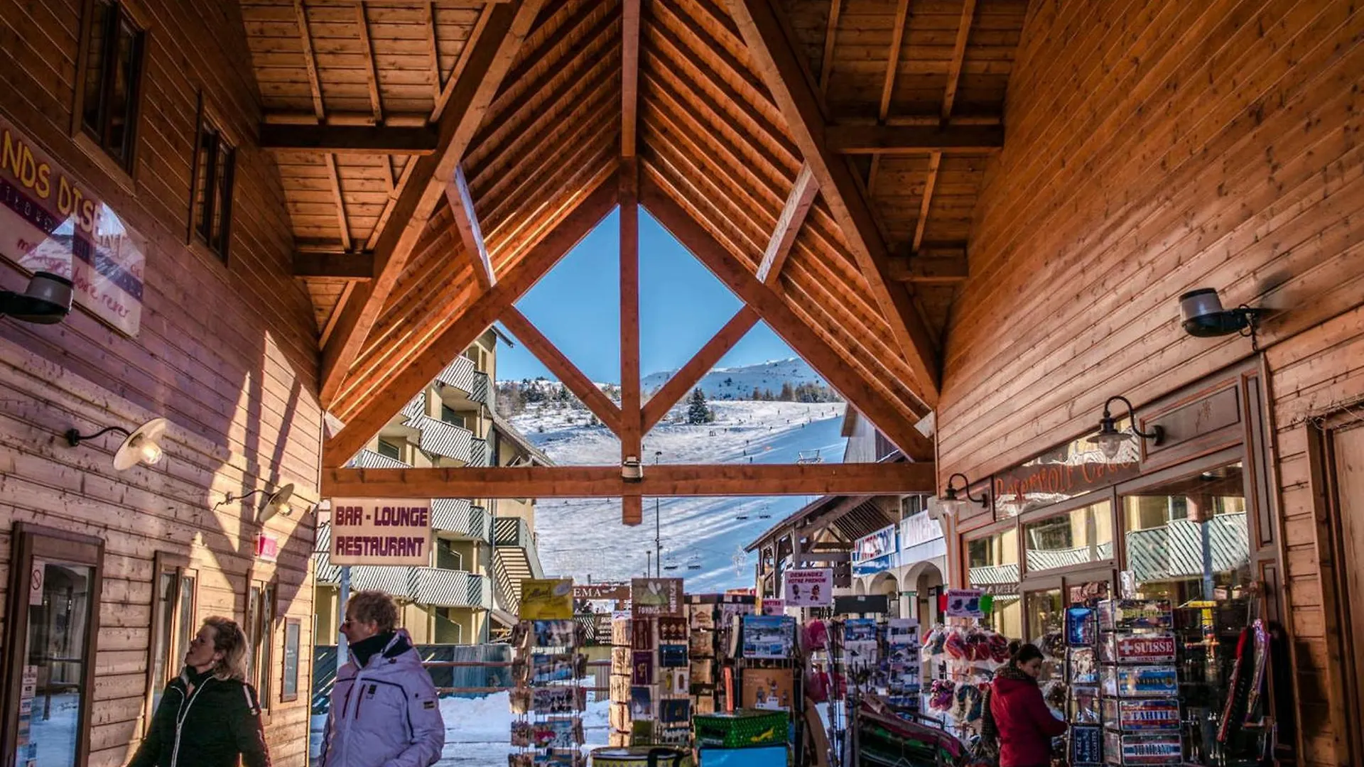 Chalet Renove 6 Pers Avec Wifi Et Parking Gratuit A La Joue Du Loup - Fr-1-504-128 Le Devoluy 0*,  France